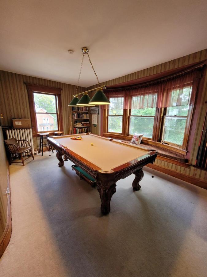 Ruby Manor Bed & Breakfast Ґананокве Екстер'єр фото