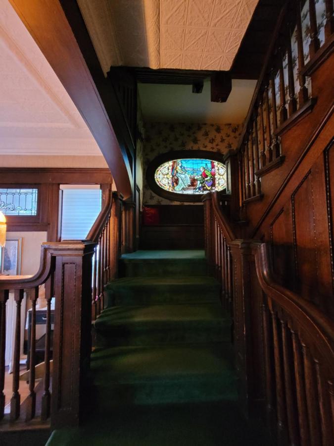 Ruby Manor Bed & Breakfast Ґананокве Екстер'єр фото