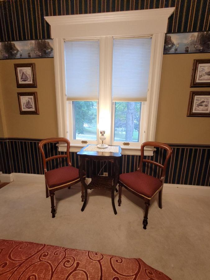 Ruby Manor Bed & Breakfast Ґананокве Екстер'єр фото